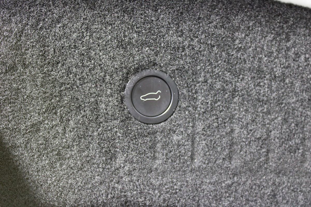Used 2022 Tesla Model S Plaid AWD/4WD image 29