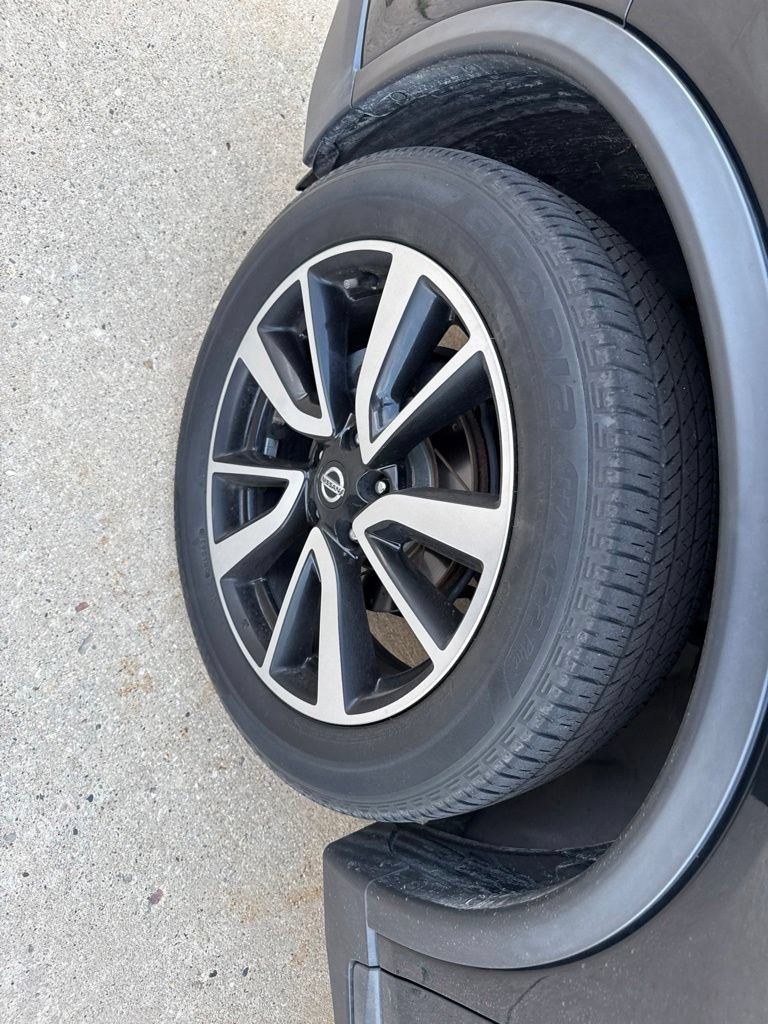 Used 2019 Nissan Rogue SL AWD/4WD image 12