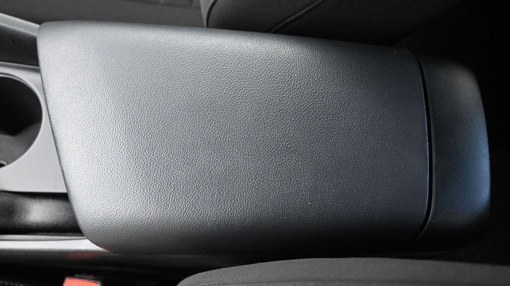 Certified 2025 Hyundai Elantra Sport FWD image 36