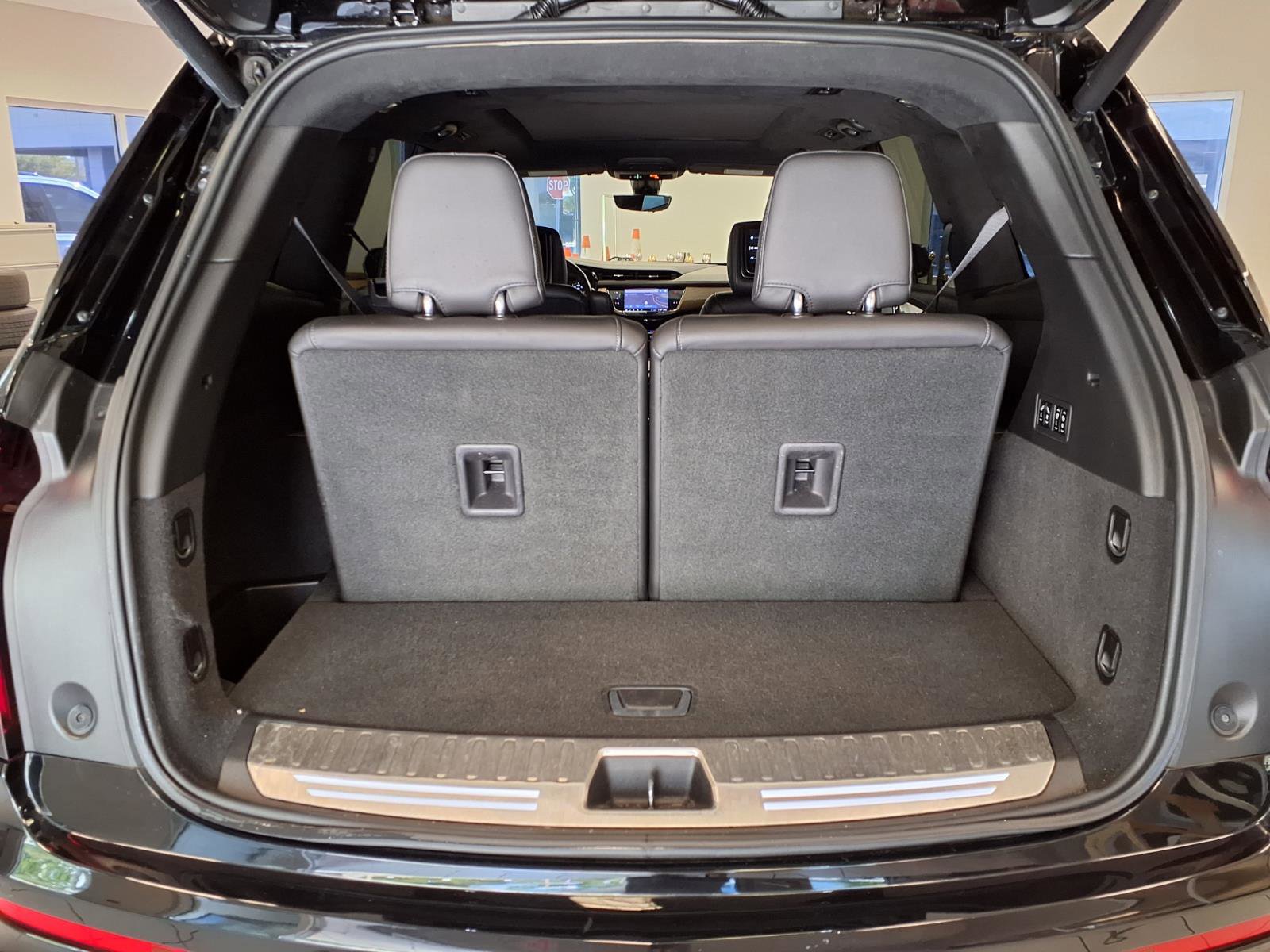 Used 2020 Cadillac XT6 Premium Luxury w/ Platinum Package FWD image 19