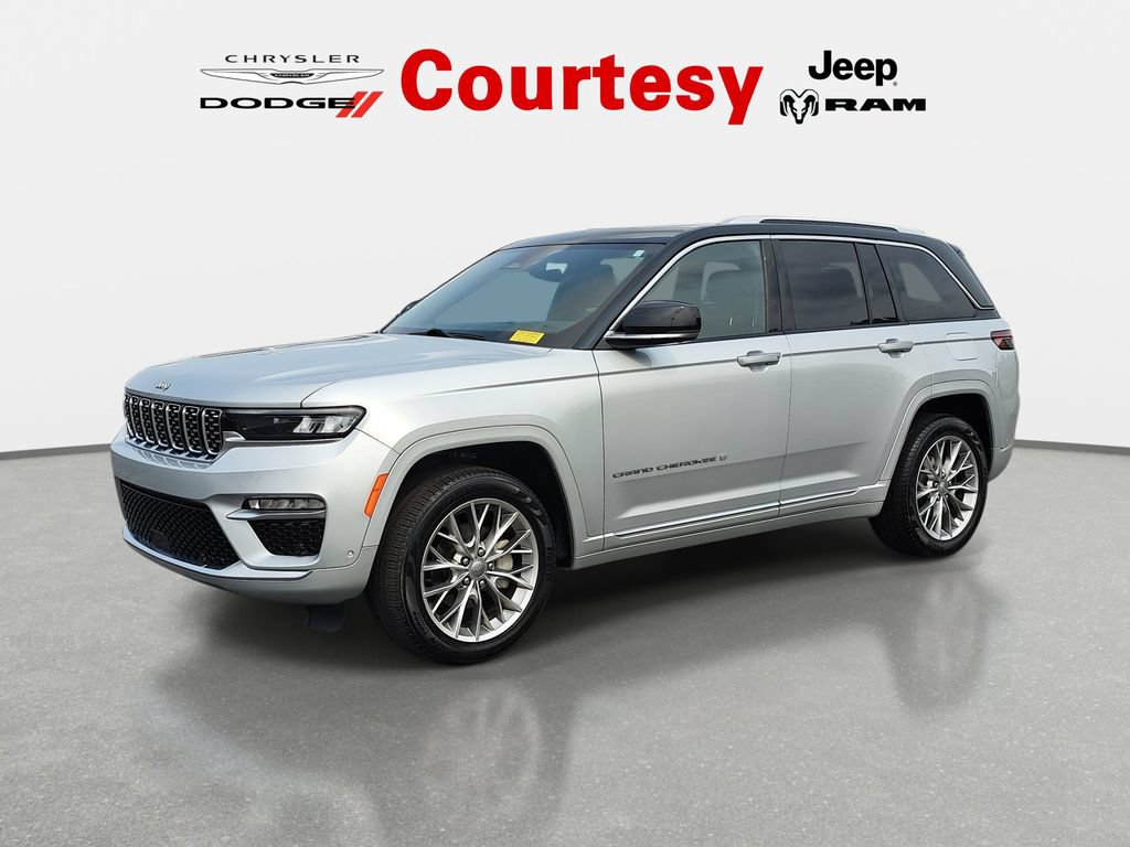 Certified 2022 Jeep Grand Cherokee Summit w/ Luxury Tech Group V AWD/4WD image 8