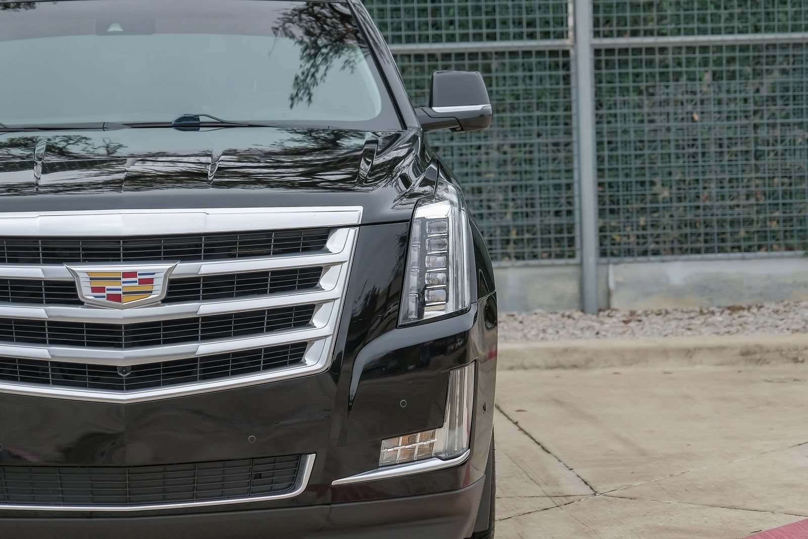 Used 2017 Cadillac Escalade ESV Luxury AWD/4WD image 50