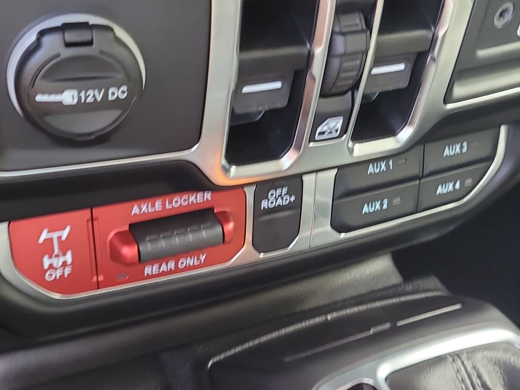 Used 2025 Jeep Gladiator Mojave AWD/4WD image 24
