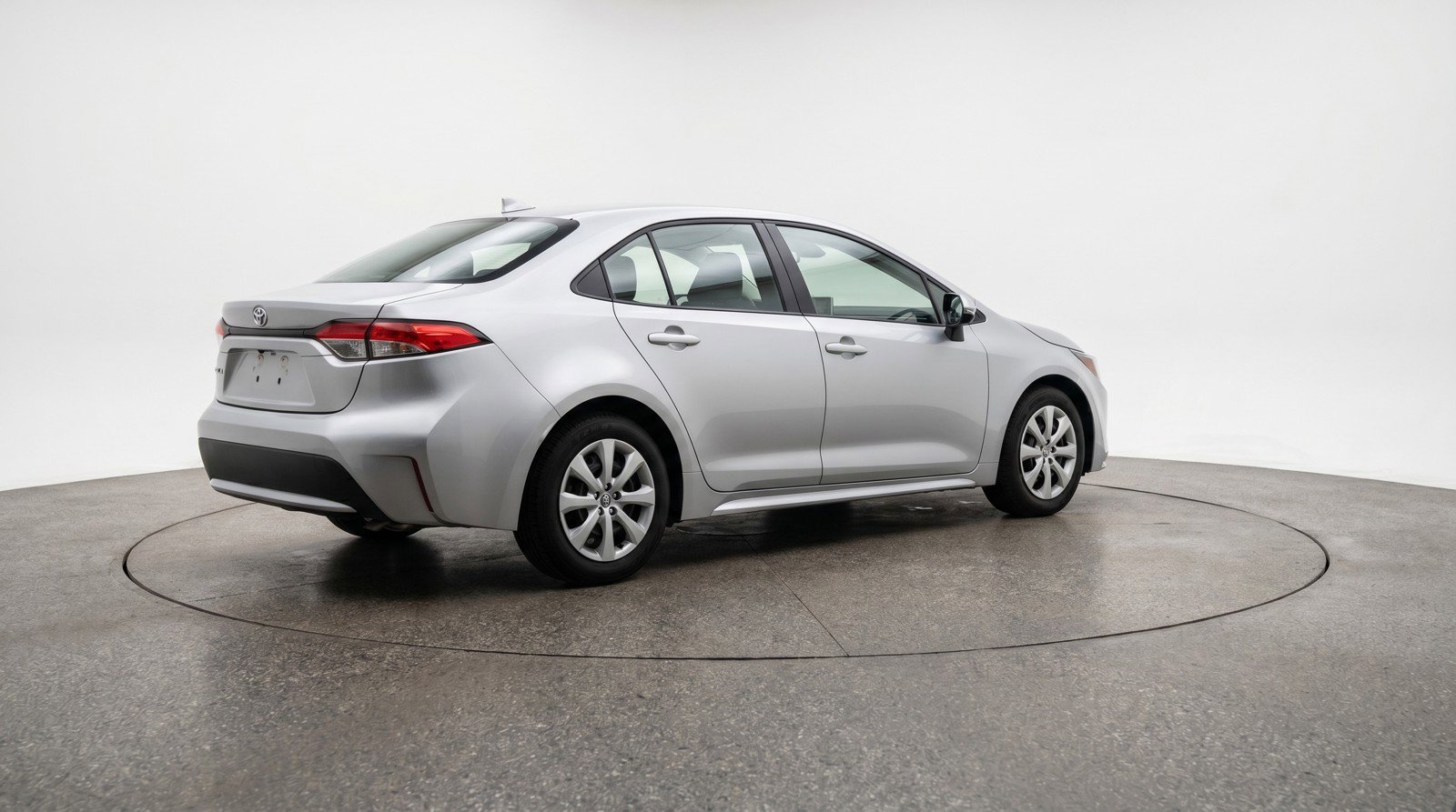 Used 2025 Toyota Corolla LE FWD image 9