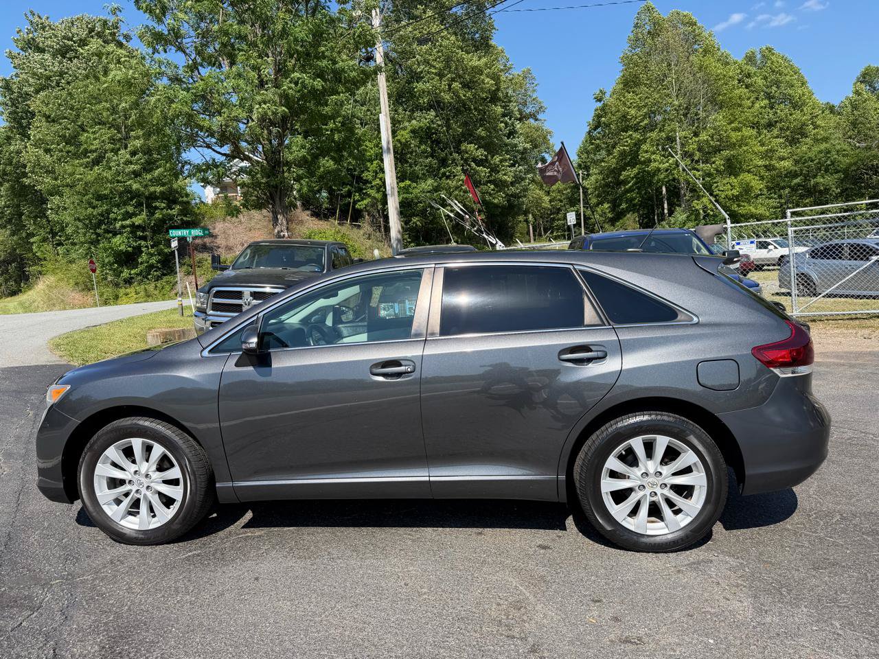 Used 2013 Toyota Venza LE AWD/4WD image 4