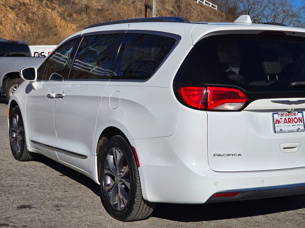 Used 2017 Chrysler Pacifica Limited w/ Tire & Wheel Group image 50