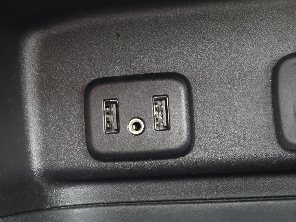 Used 2018 Chevrolet Equinox LT w/ Sun & Infotainment Package image 7