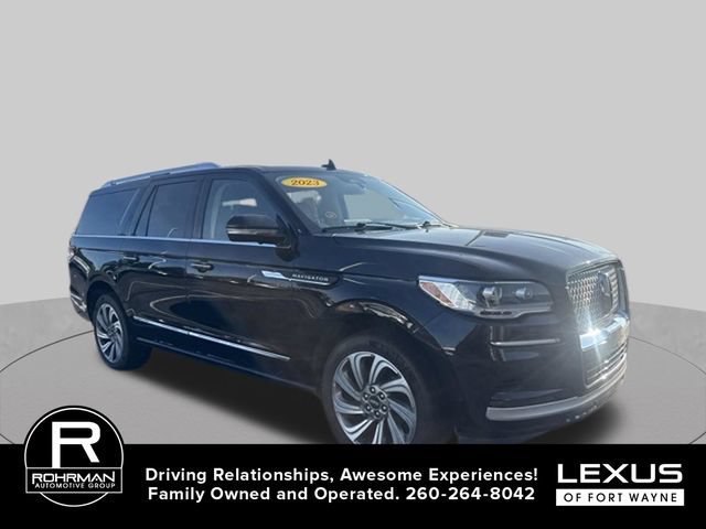 Used 2023 Lincoln Navigator L Reserve AWD/4WD image 3