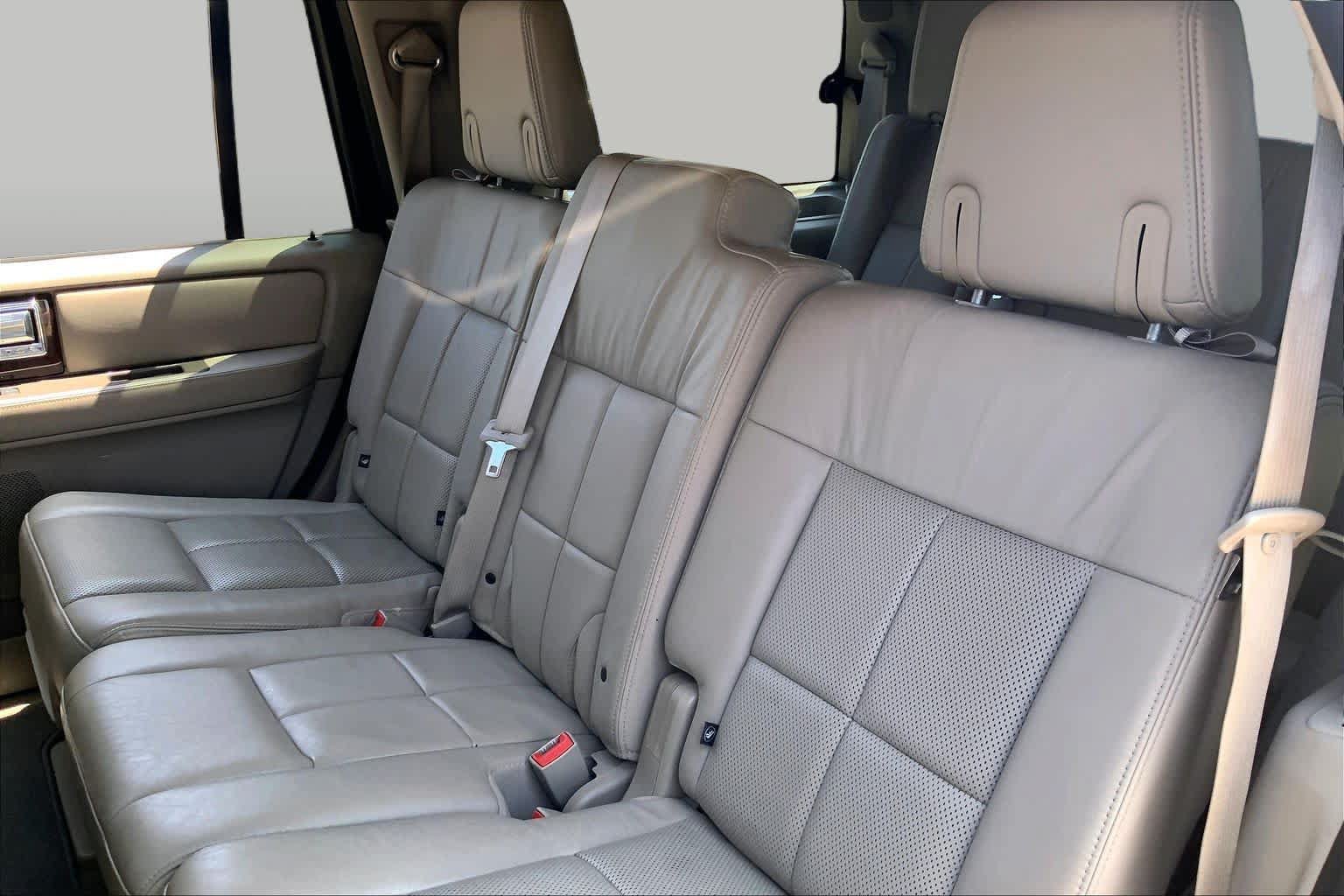 Used 2013 Lincoln Navigator 2WD w/ HD Trailer Tow Pkg image 20