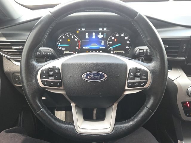 Used 2020 Ford Explorer XLT w/ Equipment Group 202A AWD/4WD image 39
