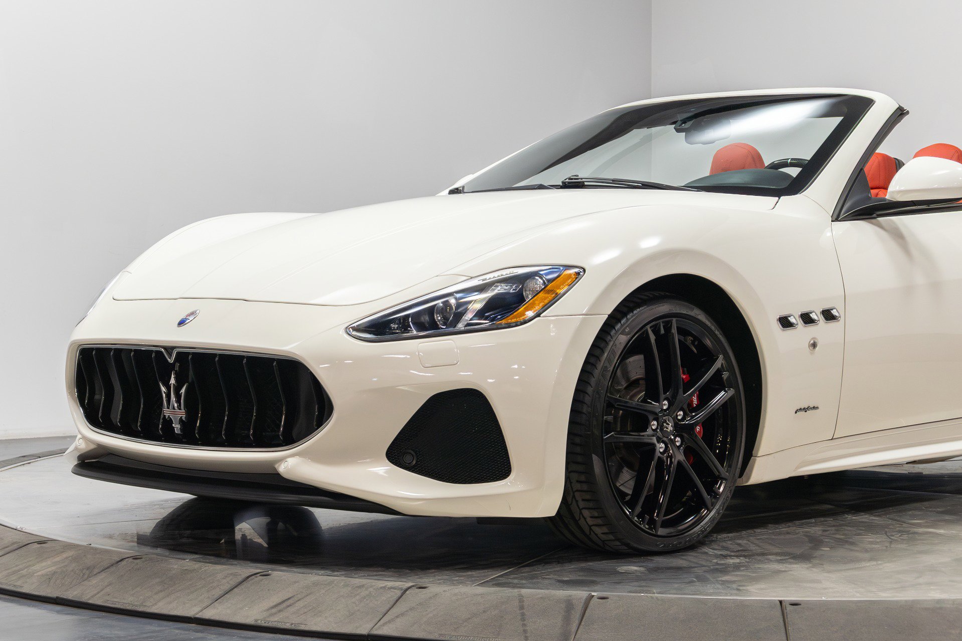 Used 2018 Maserati GranTurismo Sport image 5