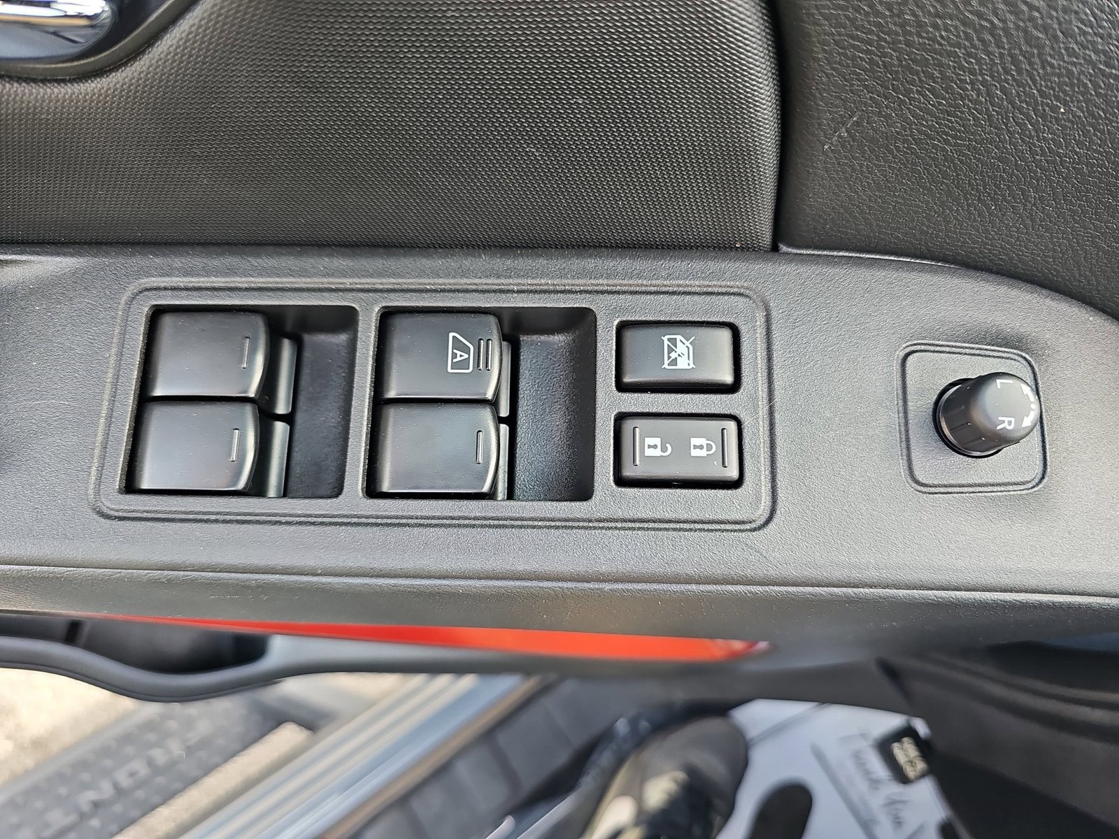Used 2024 Nissan Frontier PRO-4X w/ Pro Premium Package image 28