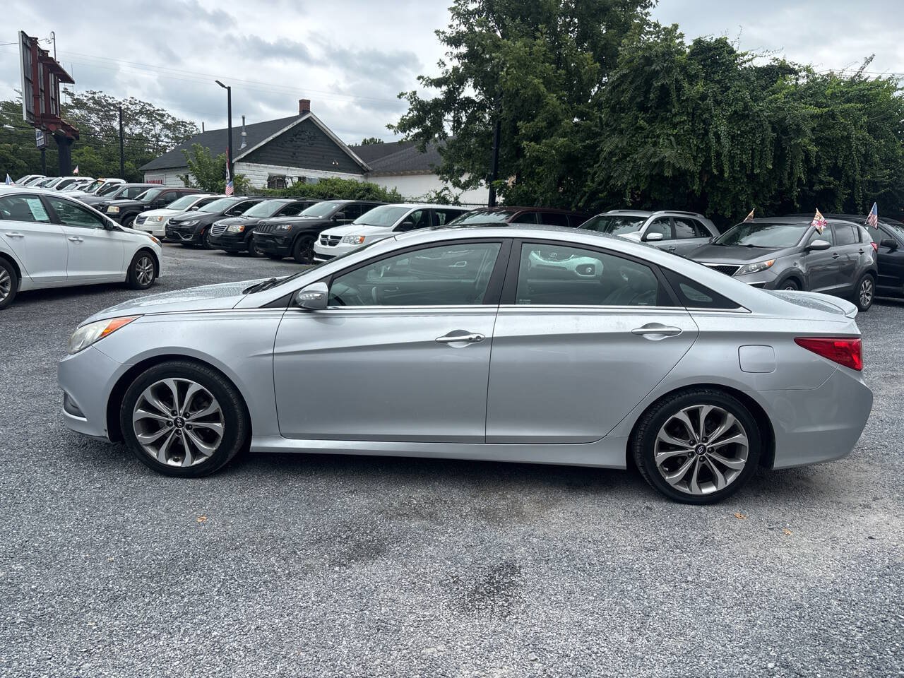 Used 2014 Hyundai Sonata SE w/ Premium Package 03 FWD image 9