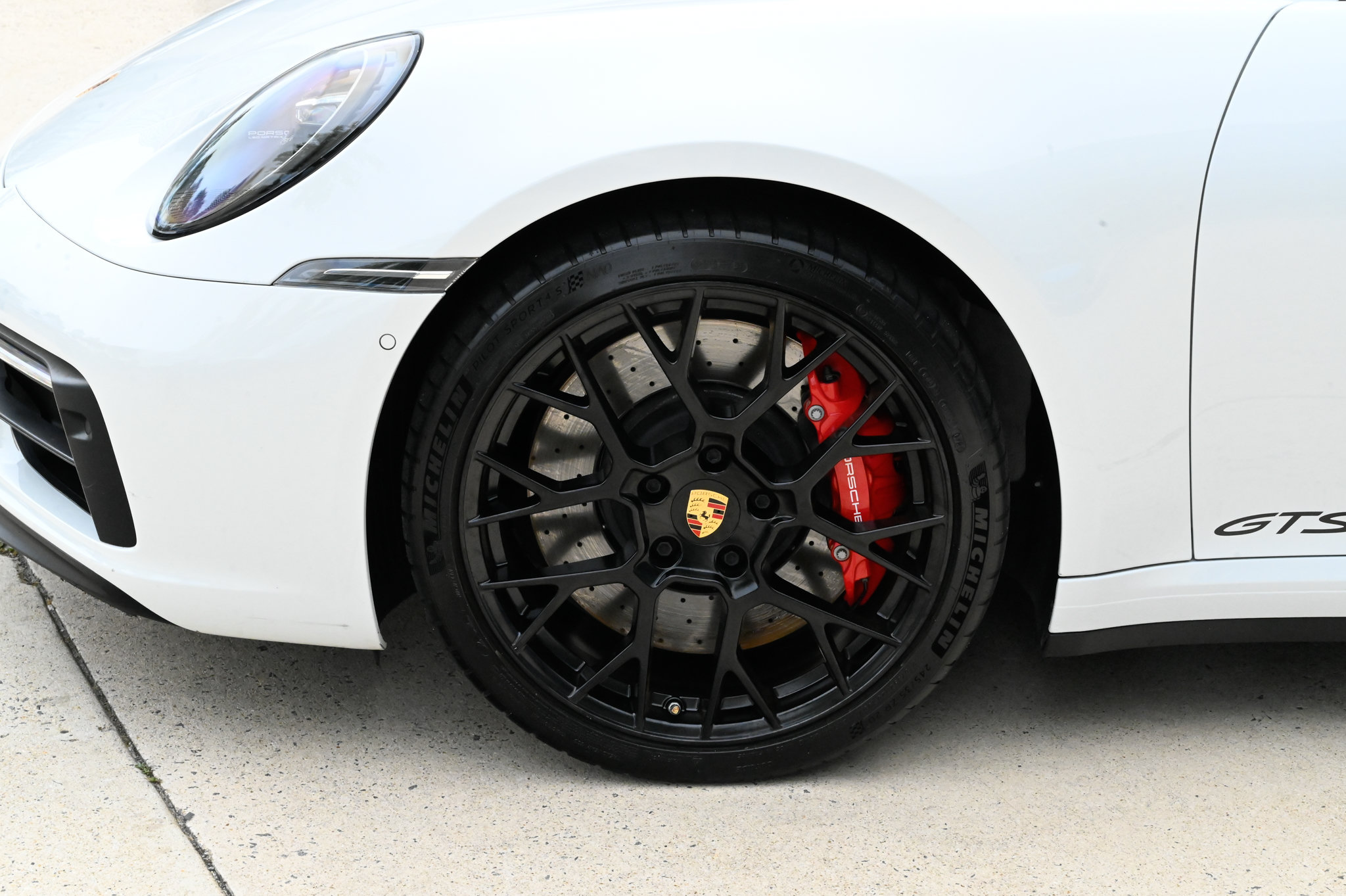 Used 2023 Porsche 911 Carrera 4 GTS AWD/4WD image 9