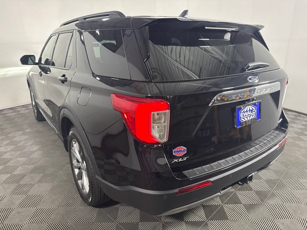 Used 2023 Ford Explorer XLT w/ Equipment Group 202A AWD/4WD image 8