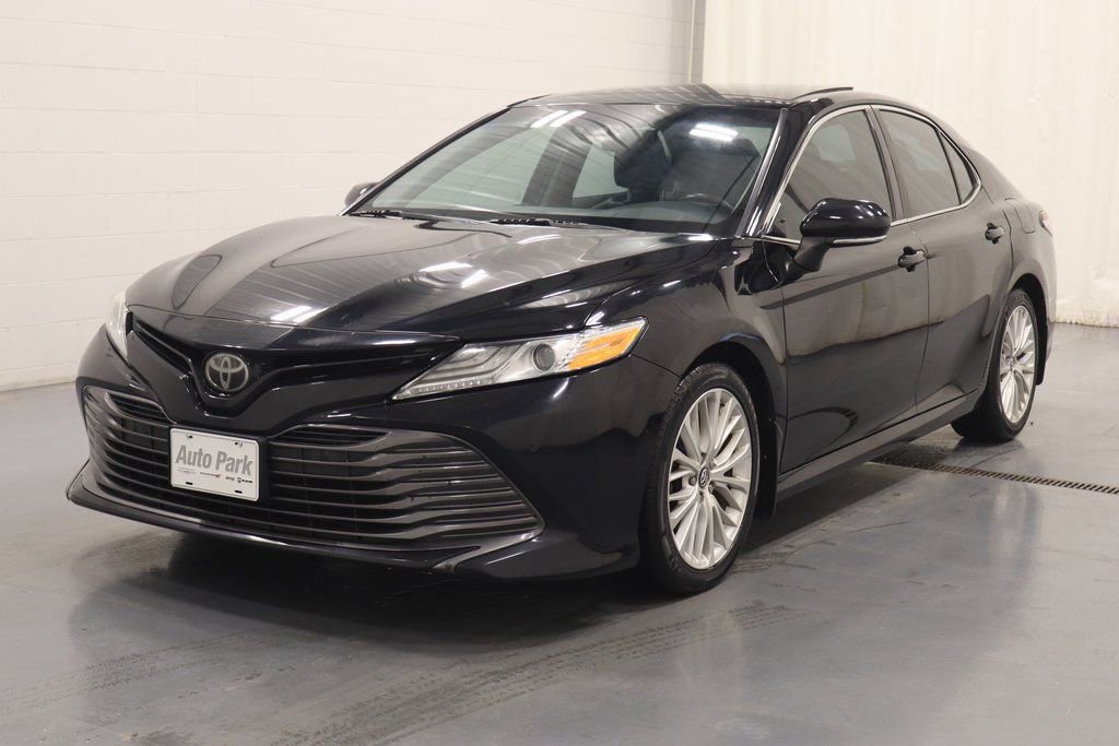 Used 2018 Toyota Camry XLE image 6