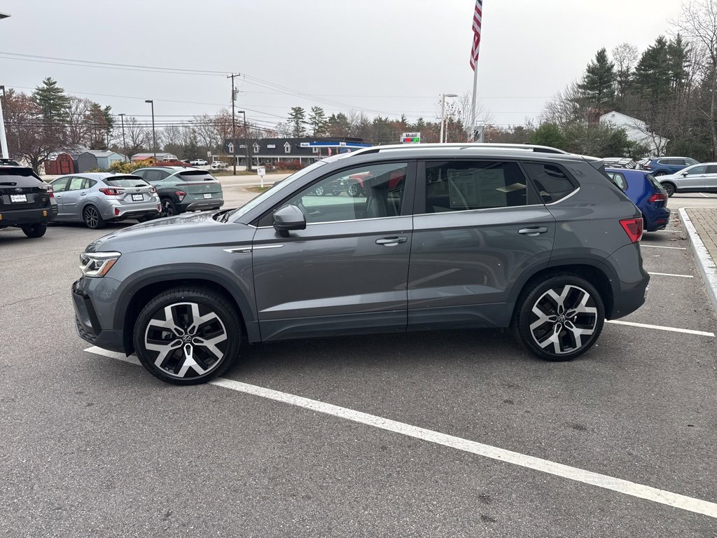 Used 2022 Volkswagen Taos SEL w/ Panoramic Sunroof Package image 4