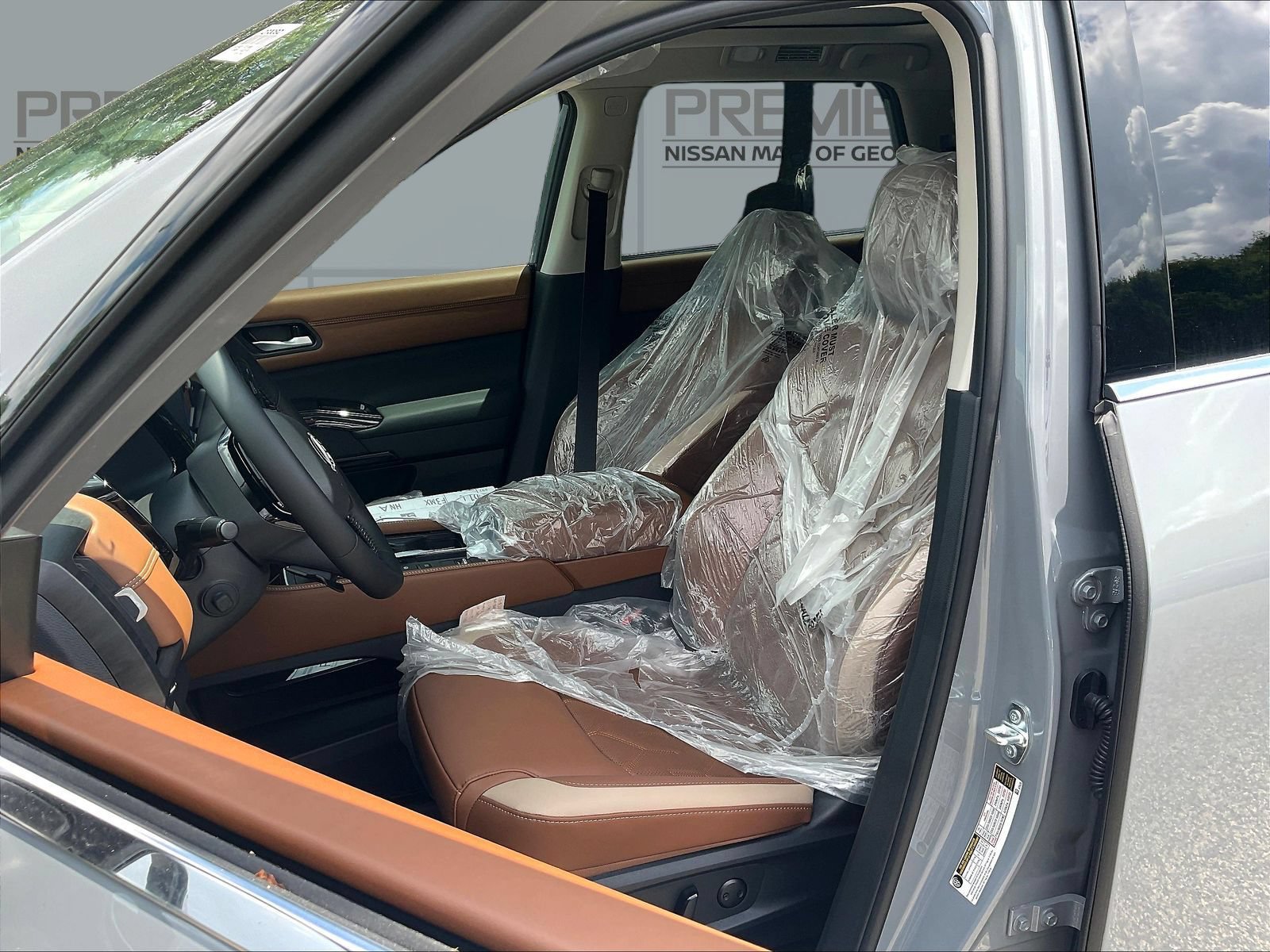 New 2026 Nissan Pathfinder Platinum w/ Accent Package FWD image 9