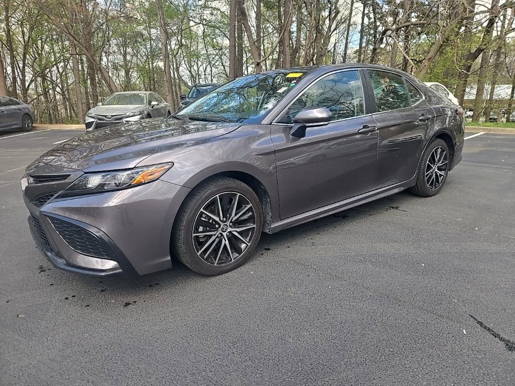 Used 2024 Toyota Camry SE w/ Cold Weather Package image 1