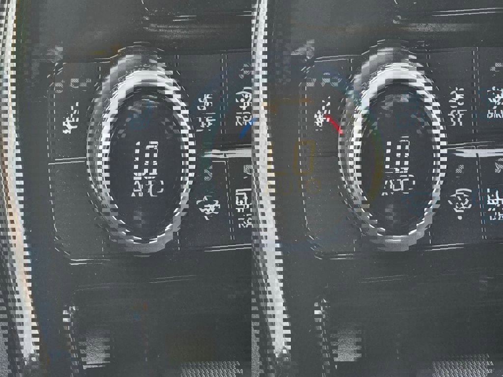 Used 2021 Toyota Highlander XSE image 16