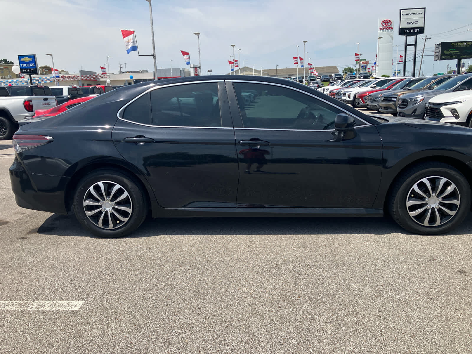 Used 2024 Toyota Camry LE FWD image 8