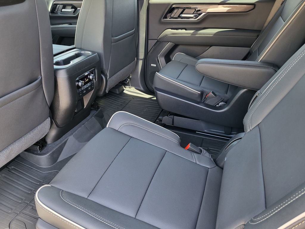 New 2026 GMC Yukon Elevation w/ Elevation Premium Package AWD/4WD image 11