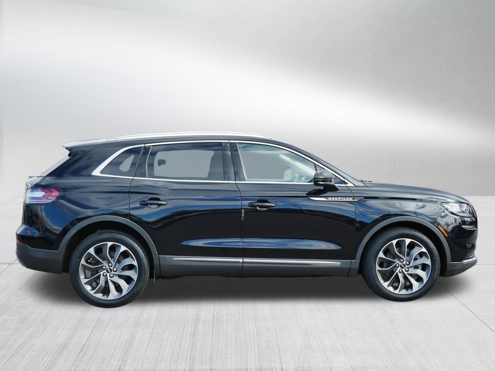 Used 2022 Lincoln Nautilus Reserve image 8