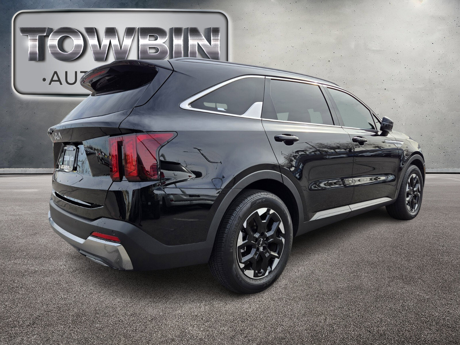 Certified 2025 Kia Sorento S image 5