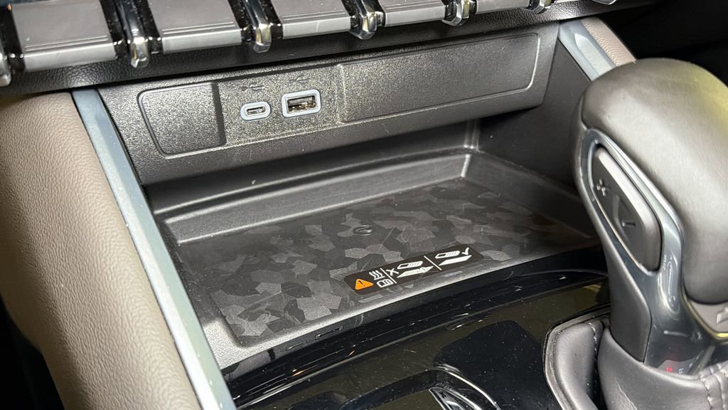 Used 2025 Chevrolet Colorado ZR2 w/ Technology Package image 30