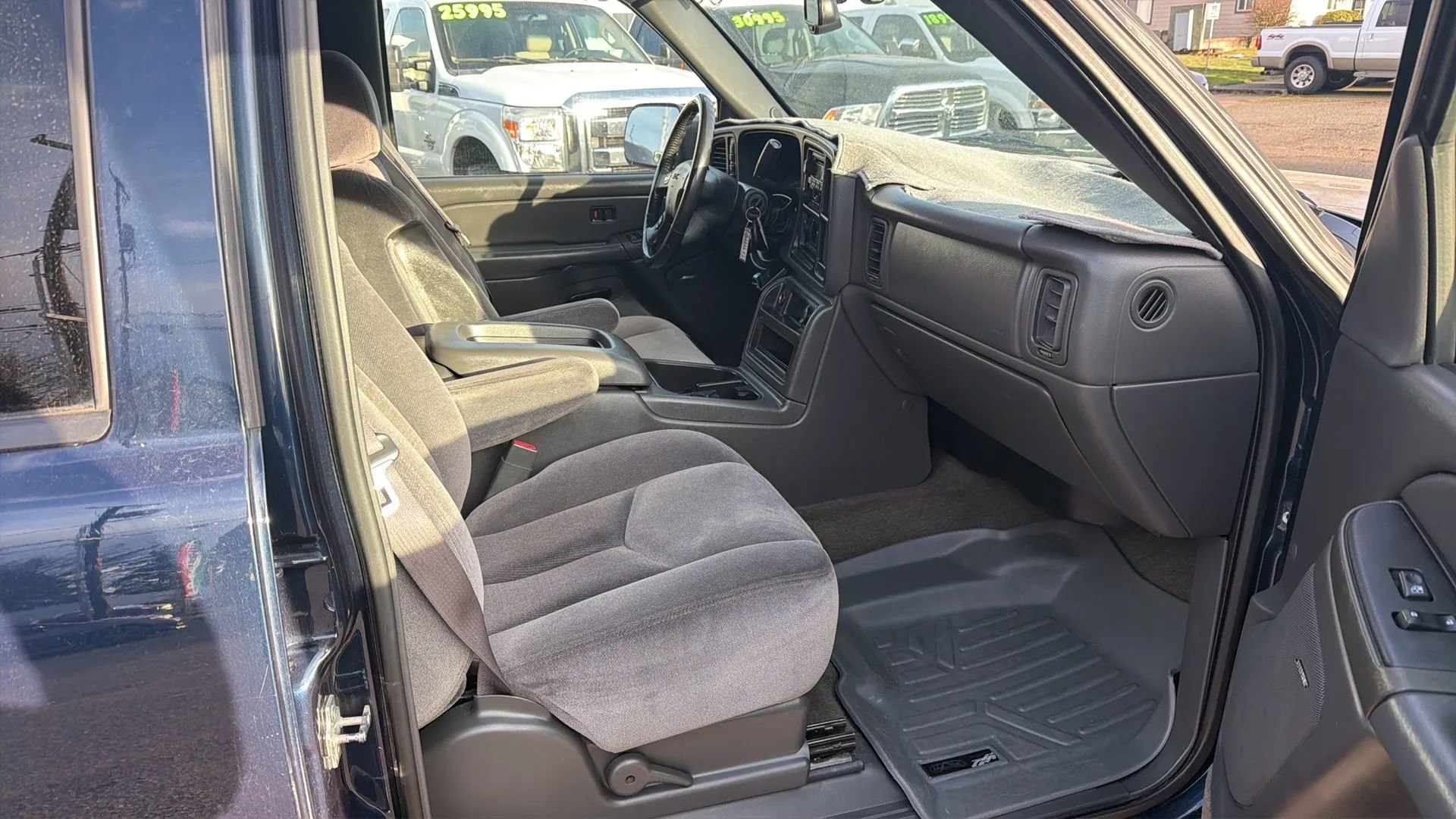 Used 2005 GMC Sierra 2500 SLE w/ Heavy-Duty Power Package AWD/4WD image 13