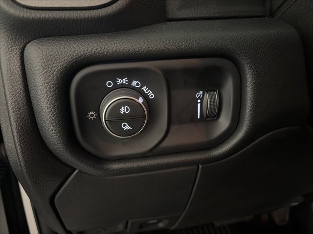 Used 2025 RAM 2500 Tradesman w/ Chrome Appearance Group image 23