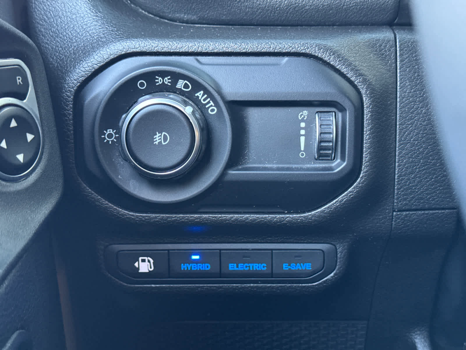 Used 2023 Jeep Wrangler Unlimited Sahara image 22