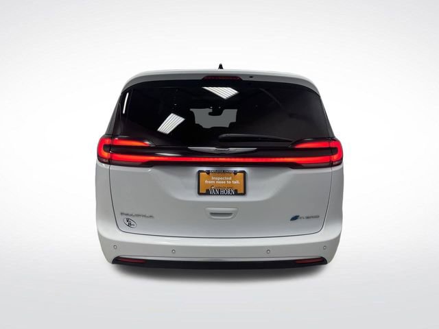 Used 2024 Chrysler Pacifica Pinnacle image 16
