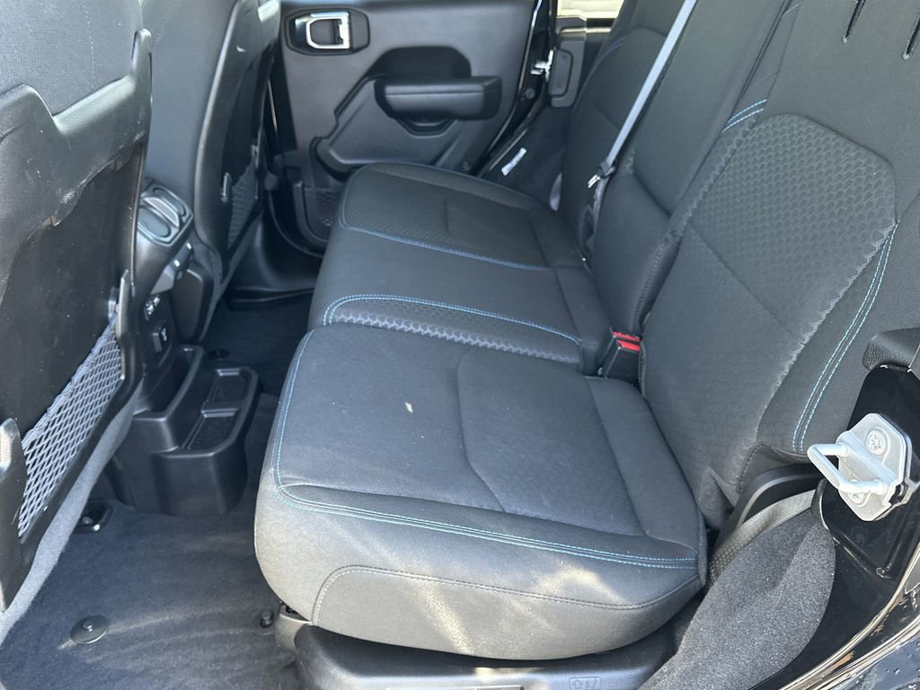 Certified 2025 Jeep Wrangler Unlimited Rubicon 4xe w/ Convenience Group image 15