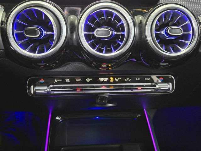 Used 2022 Mercedes-Benz GLB 250 image 18