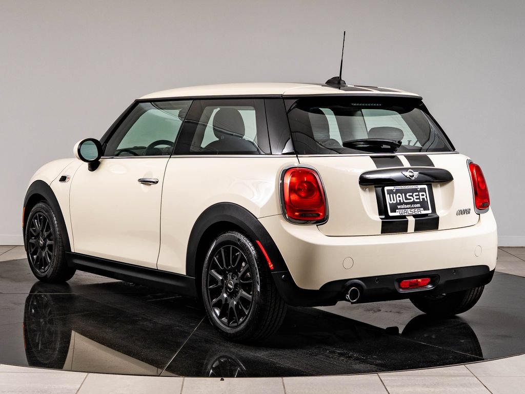 Used 2018 MINI Cooper 2-Door Hardtop FWD image 6