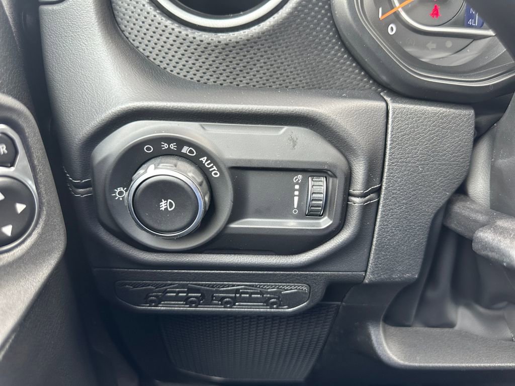 New 2025 Jeep Wrangler Unlimited Rubicon image 18