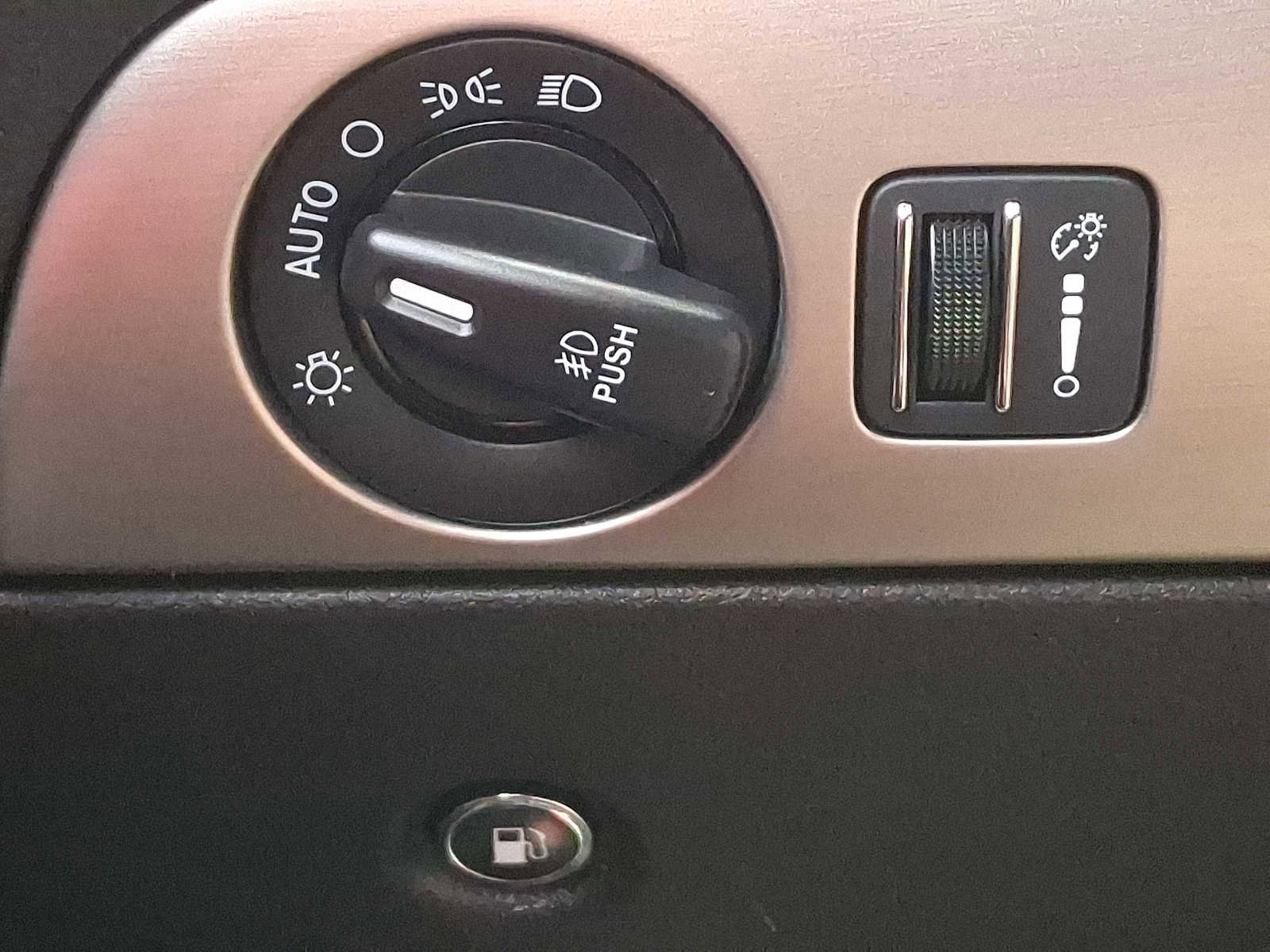 Used 2017 Dodge Durango R/T image 25