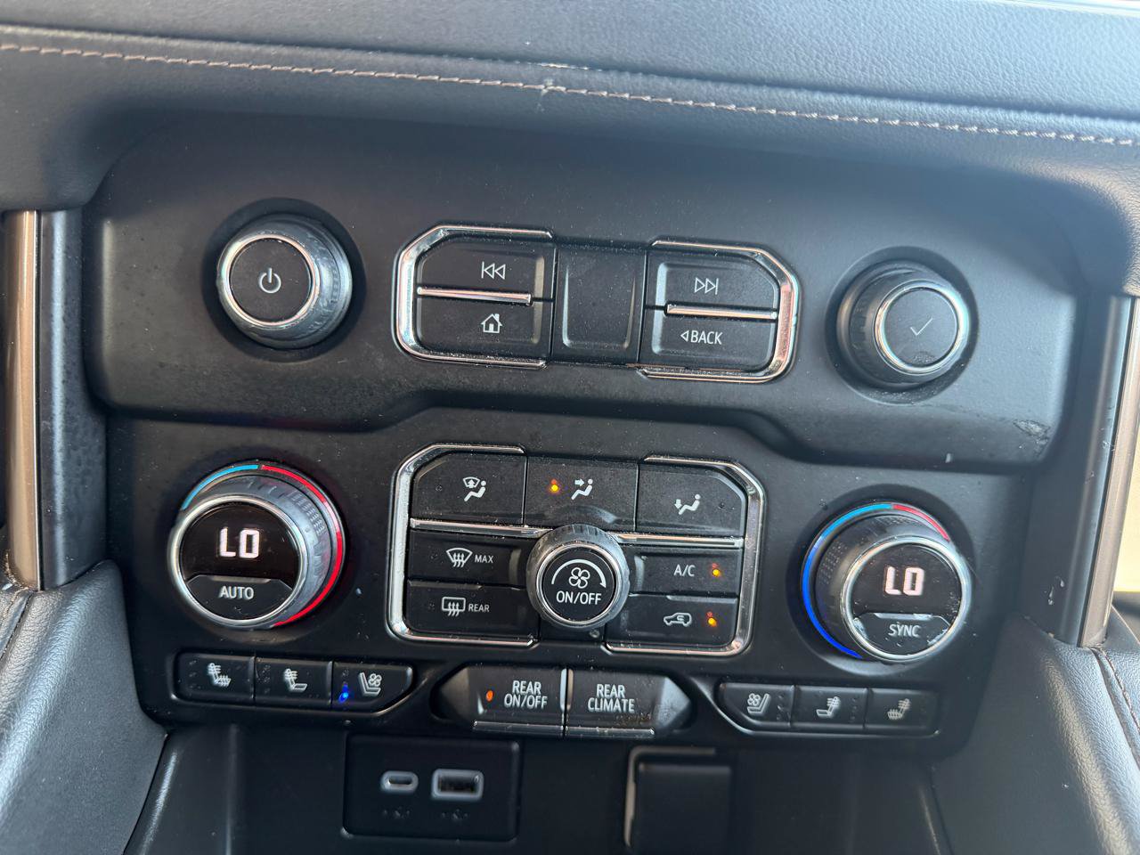 Used 2022 Chevrolet Tahoe High Country AWD/4WD image 16