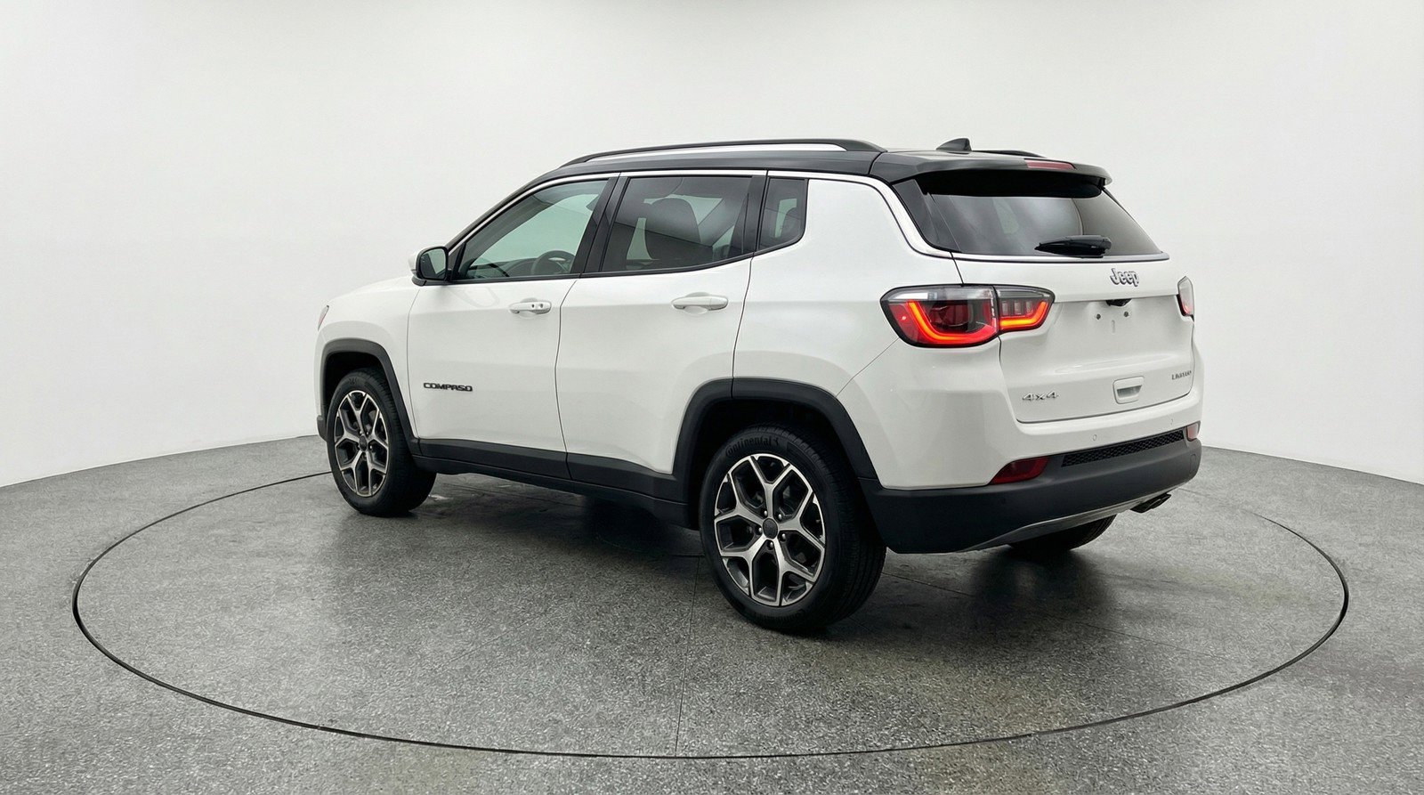 Used 2025 Jeep Compass Limited image 6