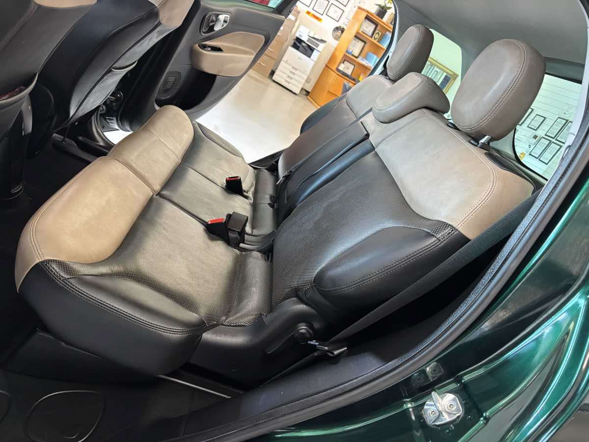 Used 2014 FIAT 500L Lounge FWD image 24