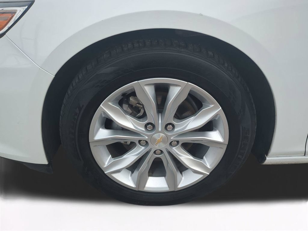 Used 2024 Chevrolet Malibu LT FWD image 11