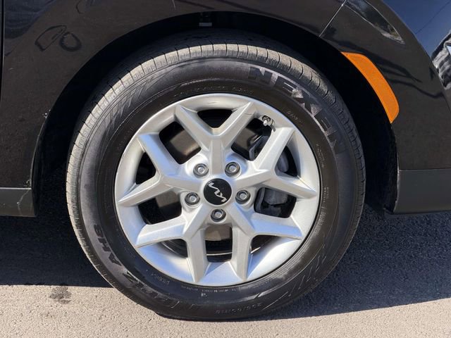 Used 2024 Kia Soul LX w/ Option Group 015 image 7