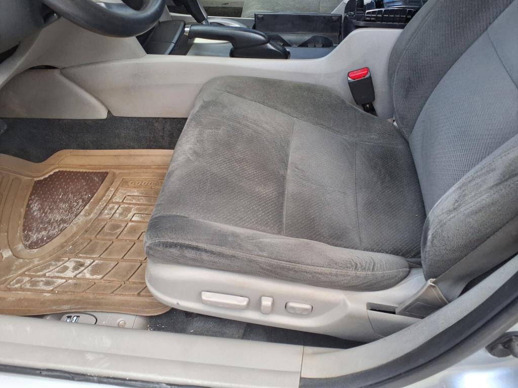 Used 2011 Honda Accord EX image 12