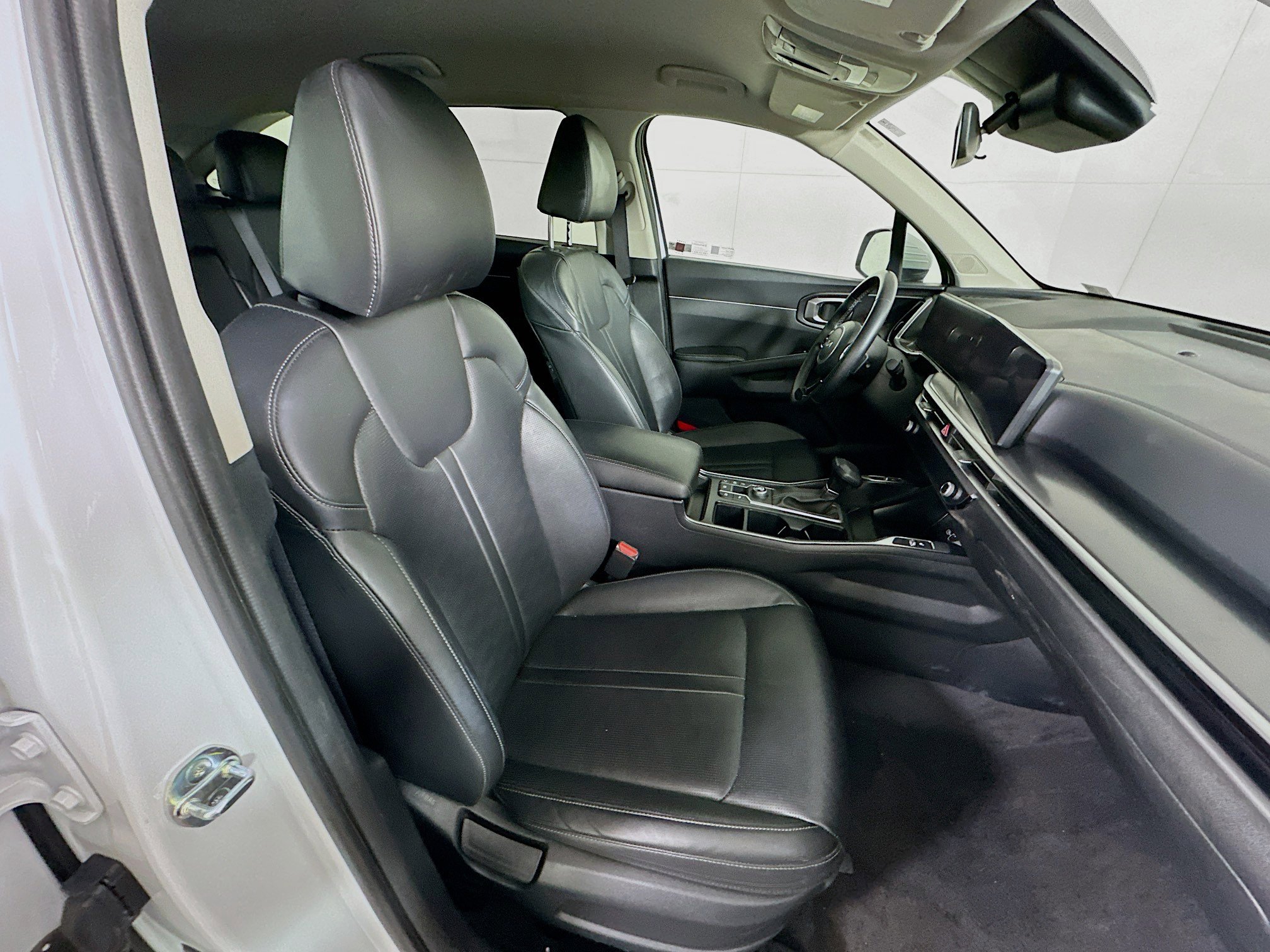 Used 2024 Kia Sorento S image 31