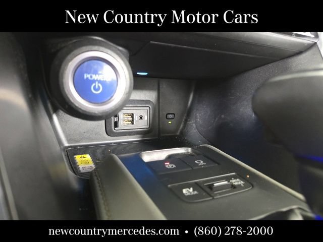 Used 2021 Toyota Venza LE AWD/4WD image 19