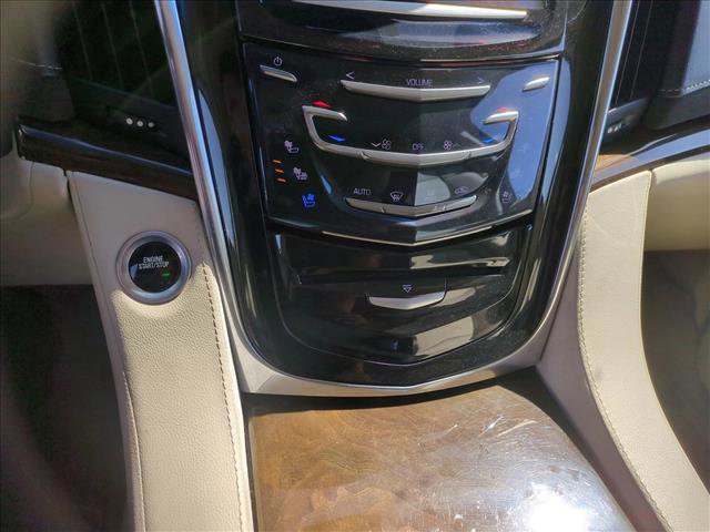 Used 2018 Cadillac Escalade ESV Luxury image 15