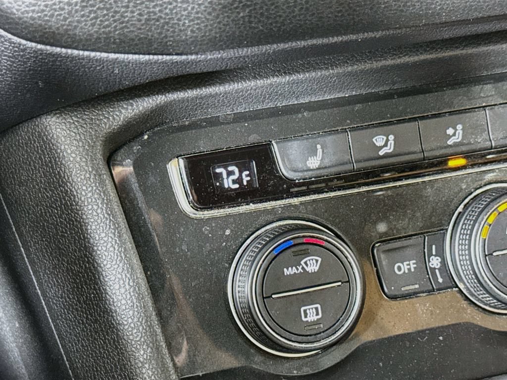 Used 2018 Volkswagen Tiguan SE AWD/4WD image 19