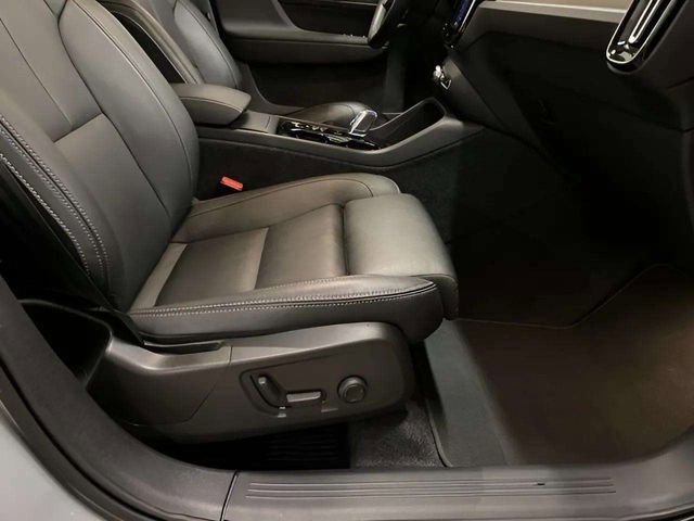 Used 2025 Volvo XC40 B5 Plus AWD/4WD image 88