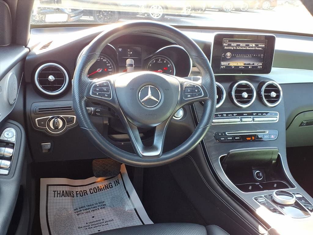 Used 2019 Mercedes-Benz GLC 300 4MATIC image 4